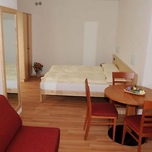 Camera familiare classica con letto king size